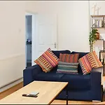 펜션 Buxton Mews 울버스톤