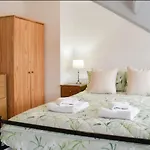 Buxton Mews 울버스톤